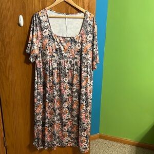 Gray Floral Dress with Pockets Women’s 2X Plus